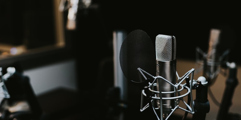 İngilizce Listening (Dinleme) Becerileri Rehberi — Anlama ve Not Alma Stratejileri